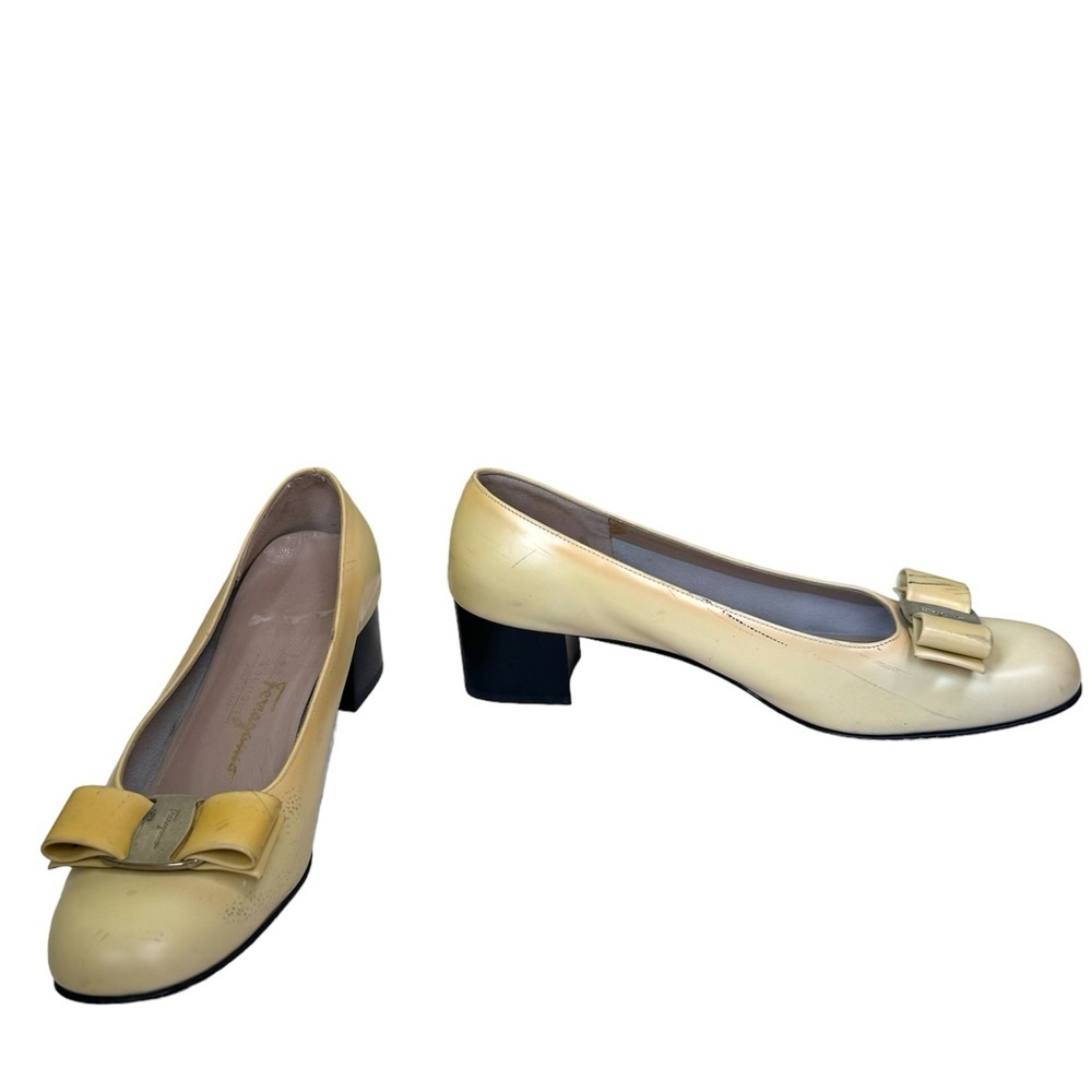 Salvatore Ferragamo Vintage VERA Bow Yellow Patent Leather Block Heel Pumps 6.5C